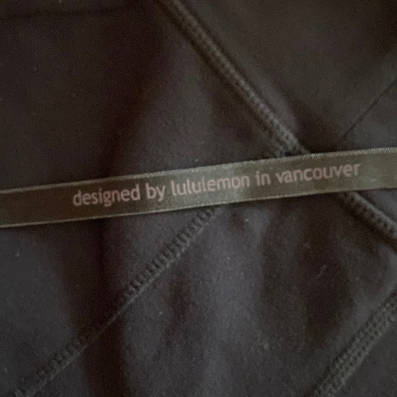 Lululemon High-Waisted Navy Blue Shorts Size 4 - Picture 3 of 4